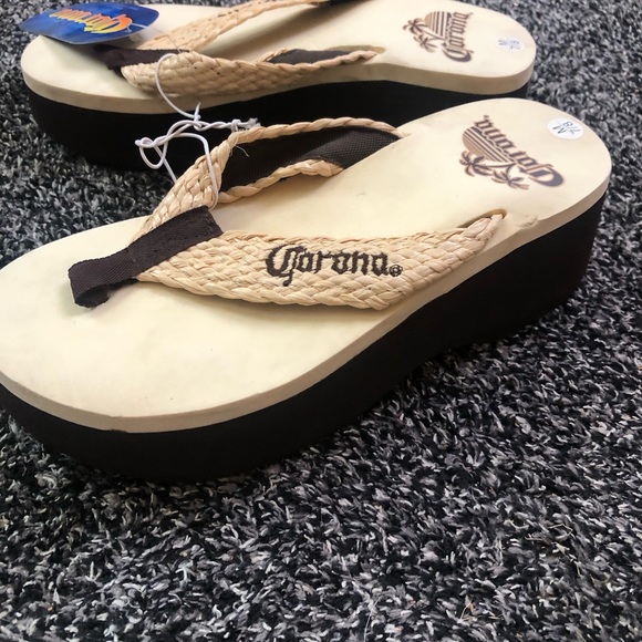 Women’s NEW Corona wedge/platform sandals/flip flops Sz. 7/8 - Picture 2 of 6